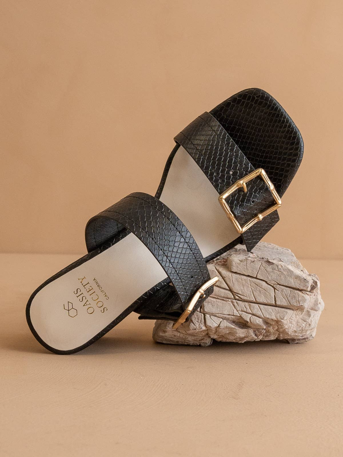 The Havana Black | Bamboo Buckle Heel
