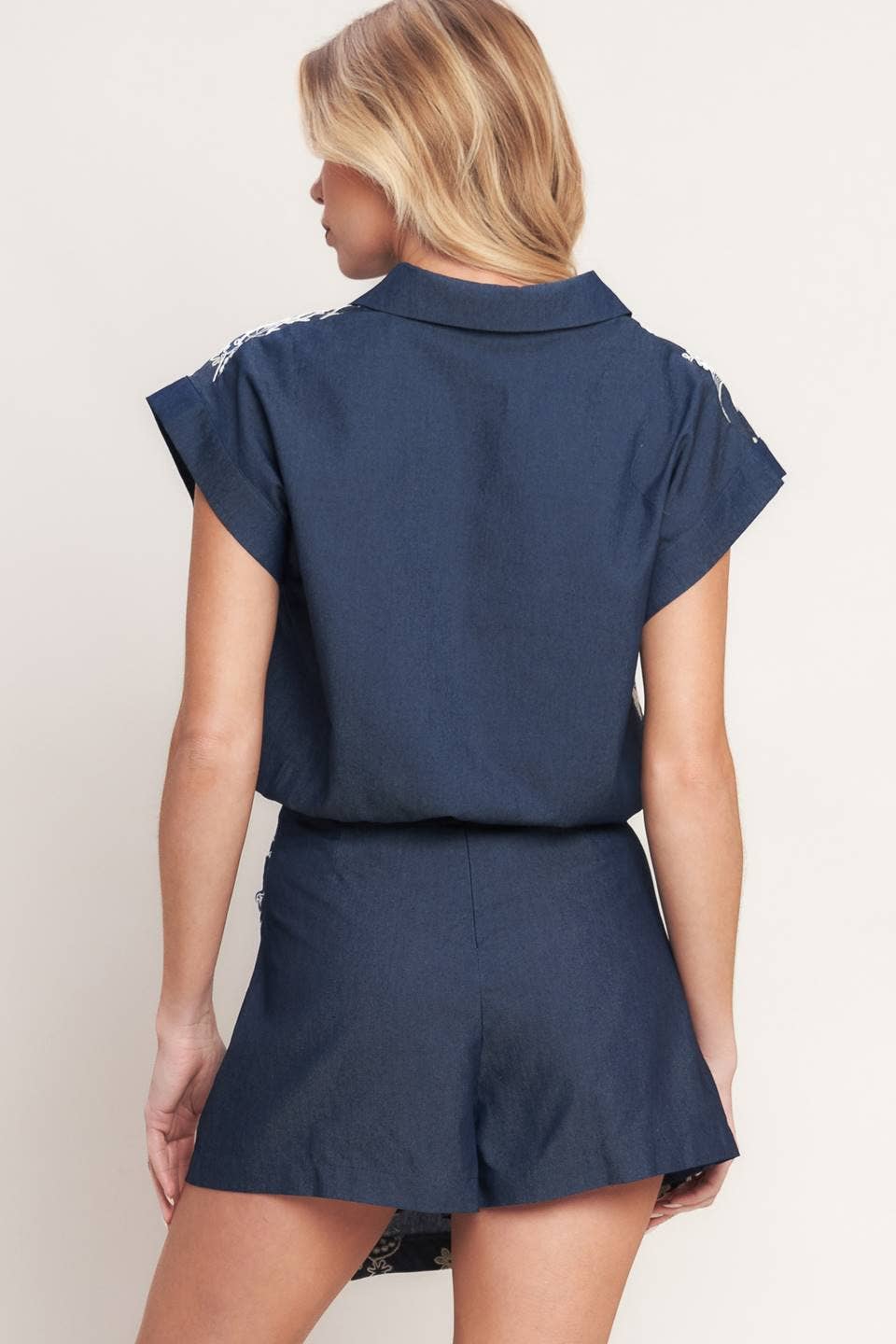 A solid and embroidery combination top - IT14099B