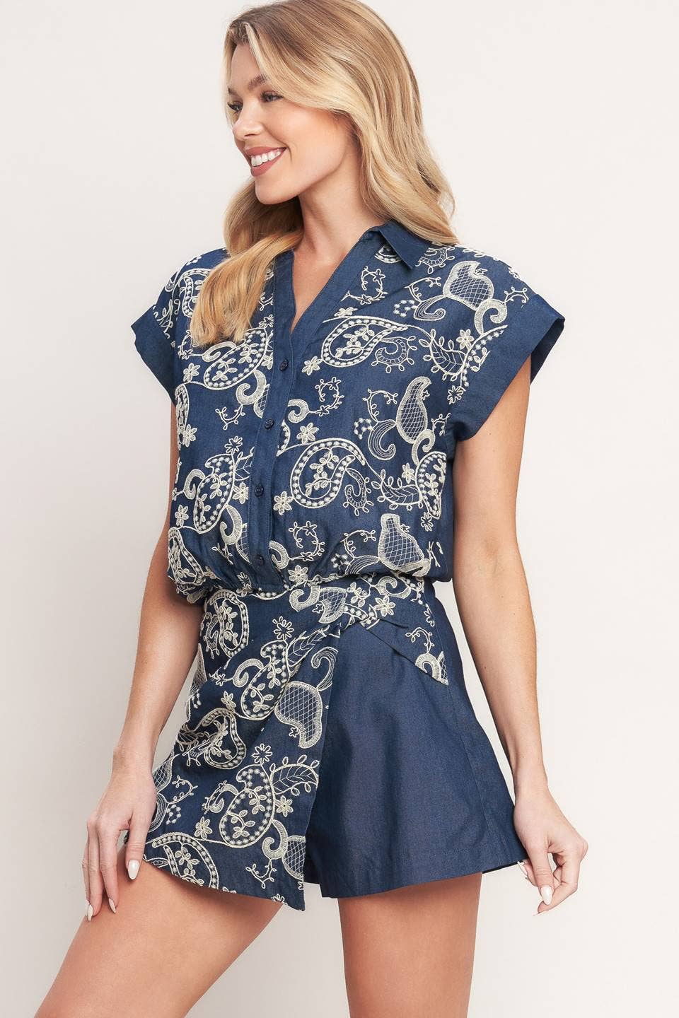 A solid and embroidery combination top - IT14099B