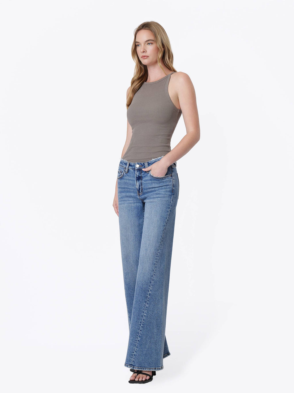 MID RISE DISTRESSED WAISTBAND TWISTED WIDE JEANS F9197