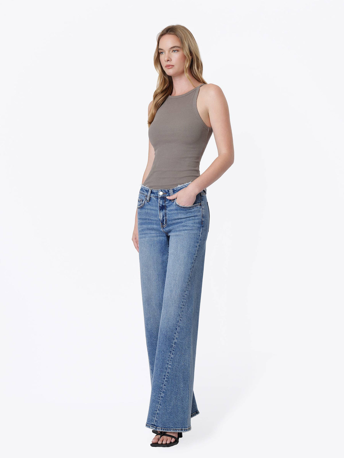 MID RISE DISTRESSED WAISTBAND TWISTED WIDE JEANS F9197