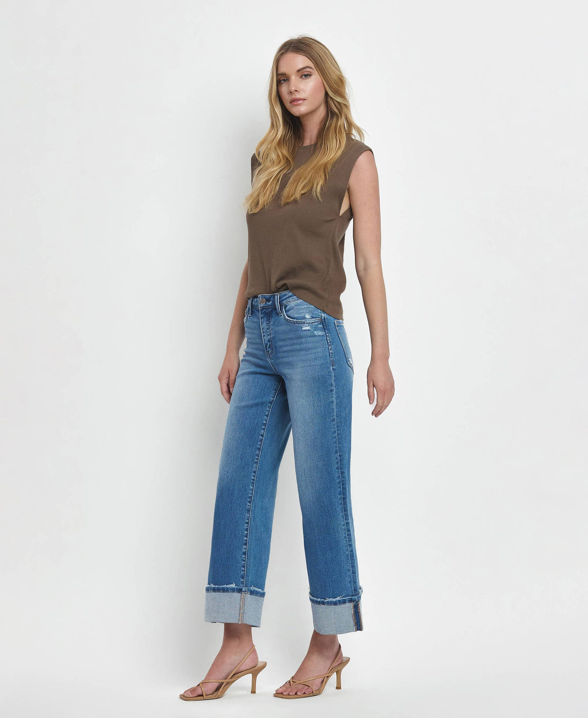 HIGH RISE MEDIUM WASH CUFFED WIDE JEANS F5890