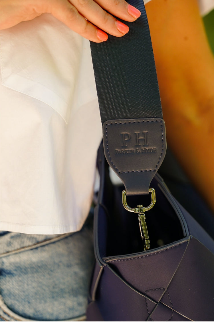 The Dallas Classic Tote in Navy