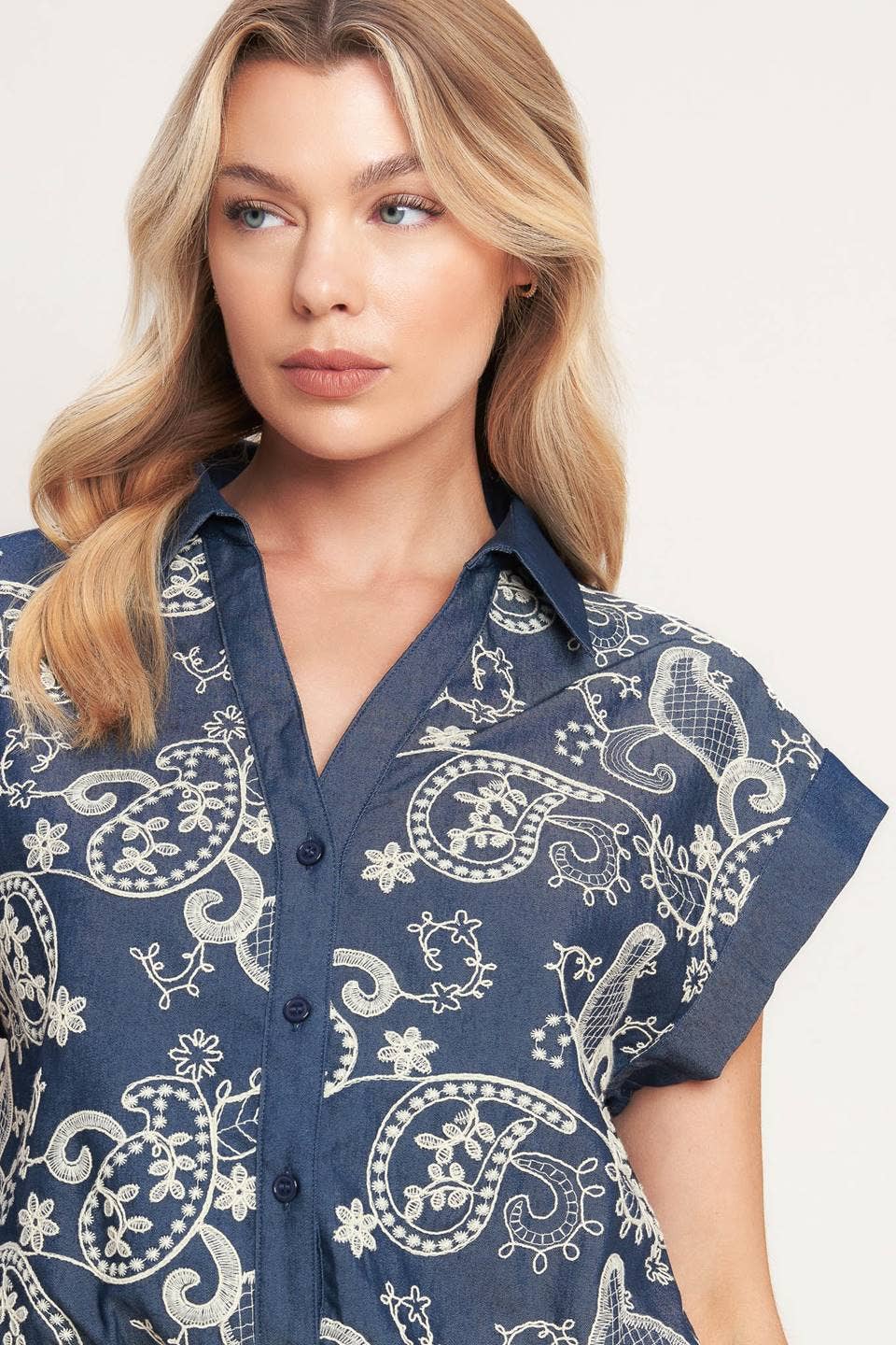 A solid and embroidery combination top - IT14099B