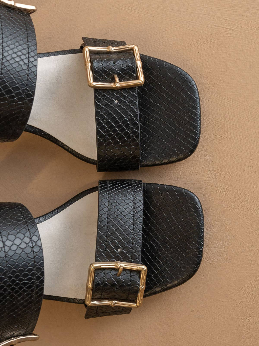 The Havana Black | Bamboo Buckle Heel